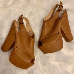 Steve Madden💫Galleria Nude Pumps